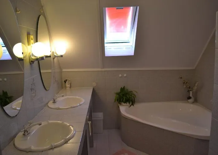 Leander * Balatonlelle